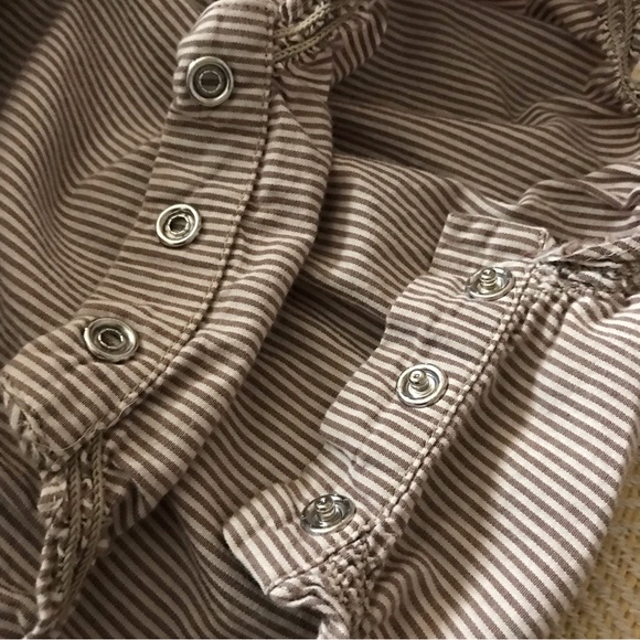 Oshkosh Cotton Romper - Picture 5 of 6